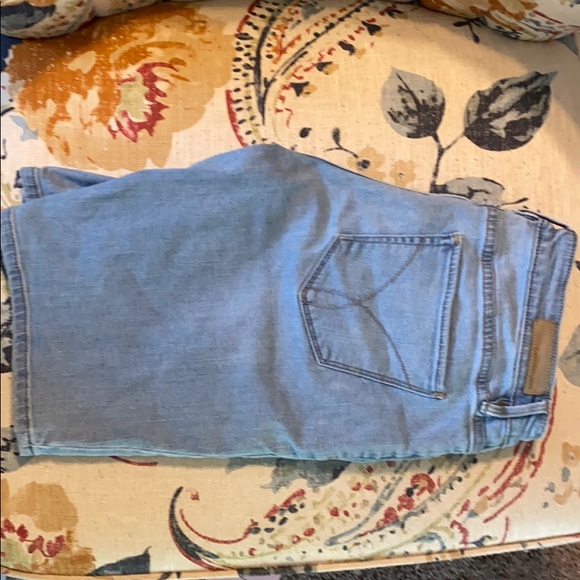 Calvin Klein Bermuda Shorts - Picture 4 of 8